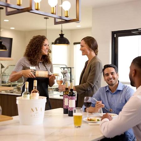 Staybridge Suites Southgate - Detroit Area Bagian luar foto