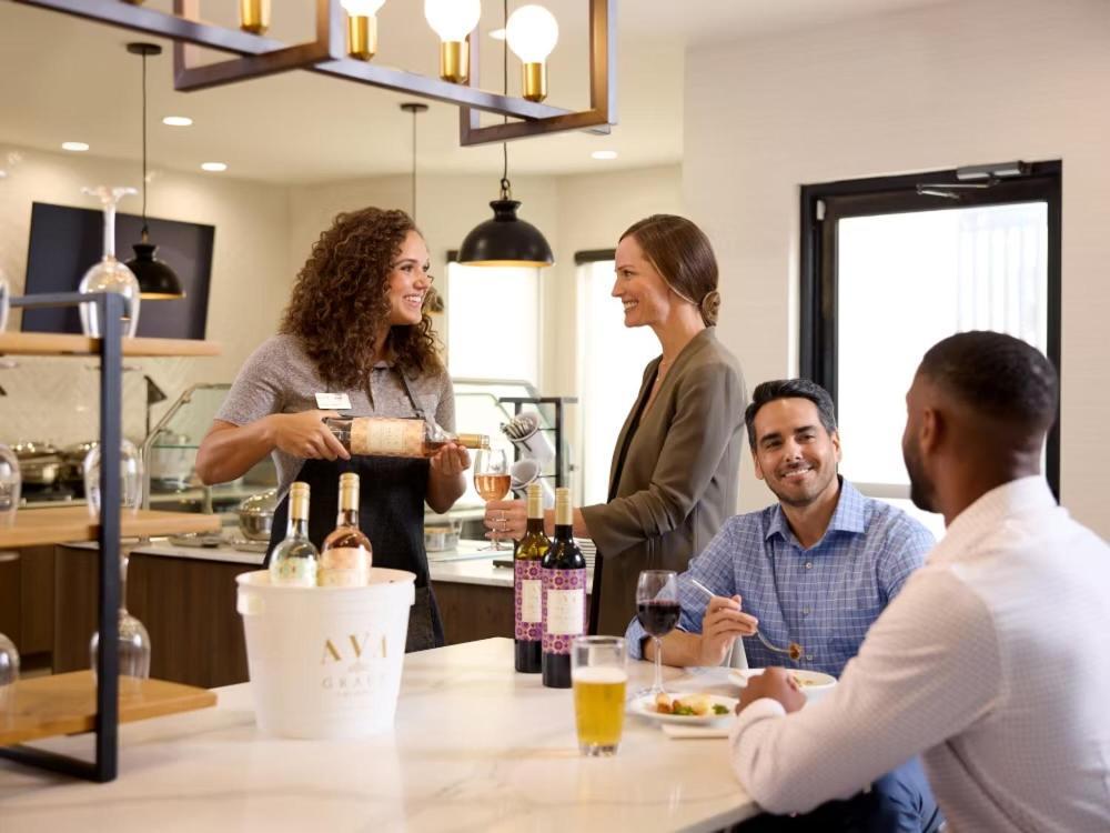Staybridge Suites Southgate - Detroit Area Bagian luar foto
